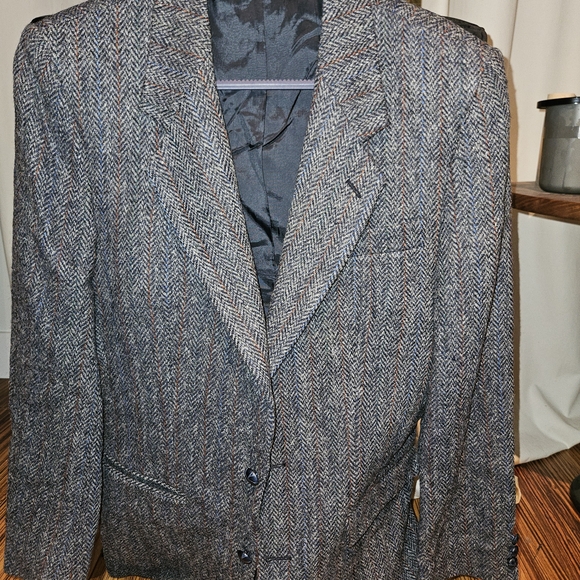Elegant Blue Harris Tweed Herringbone Blazer - Picture 2 of 6